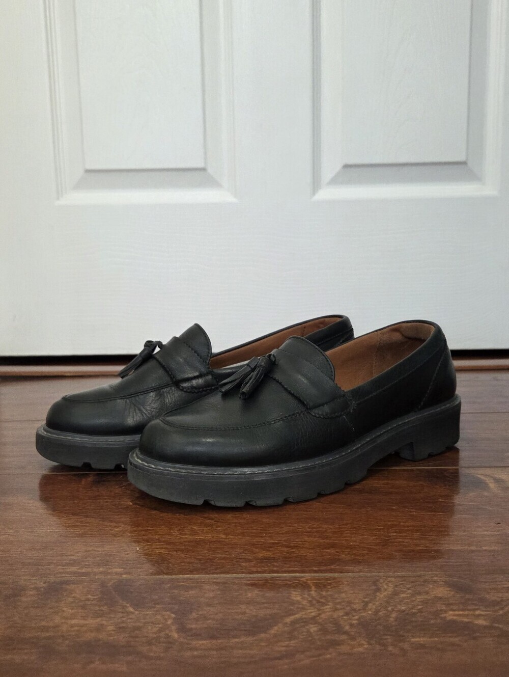 Flexi Women's Black Leather Tassel Lug Sole Slip On Loafers Size 6.5